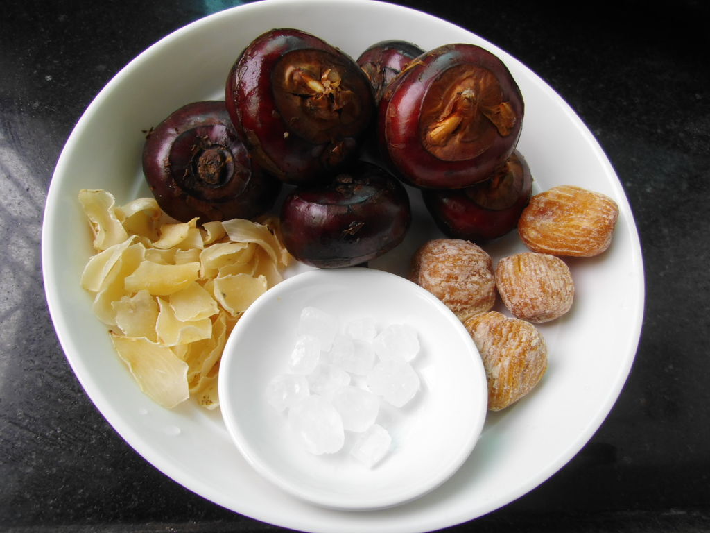 百合马蹄蜜枣汤