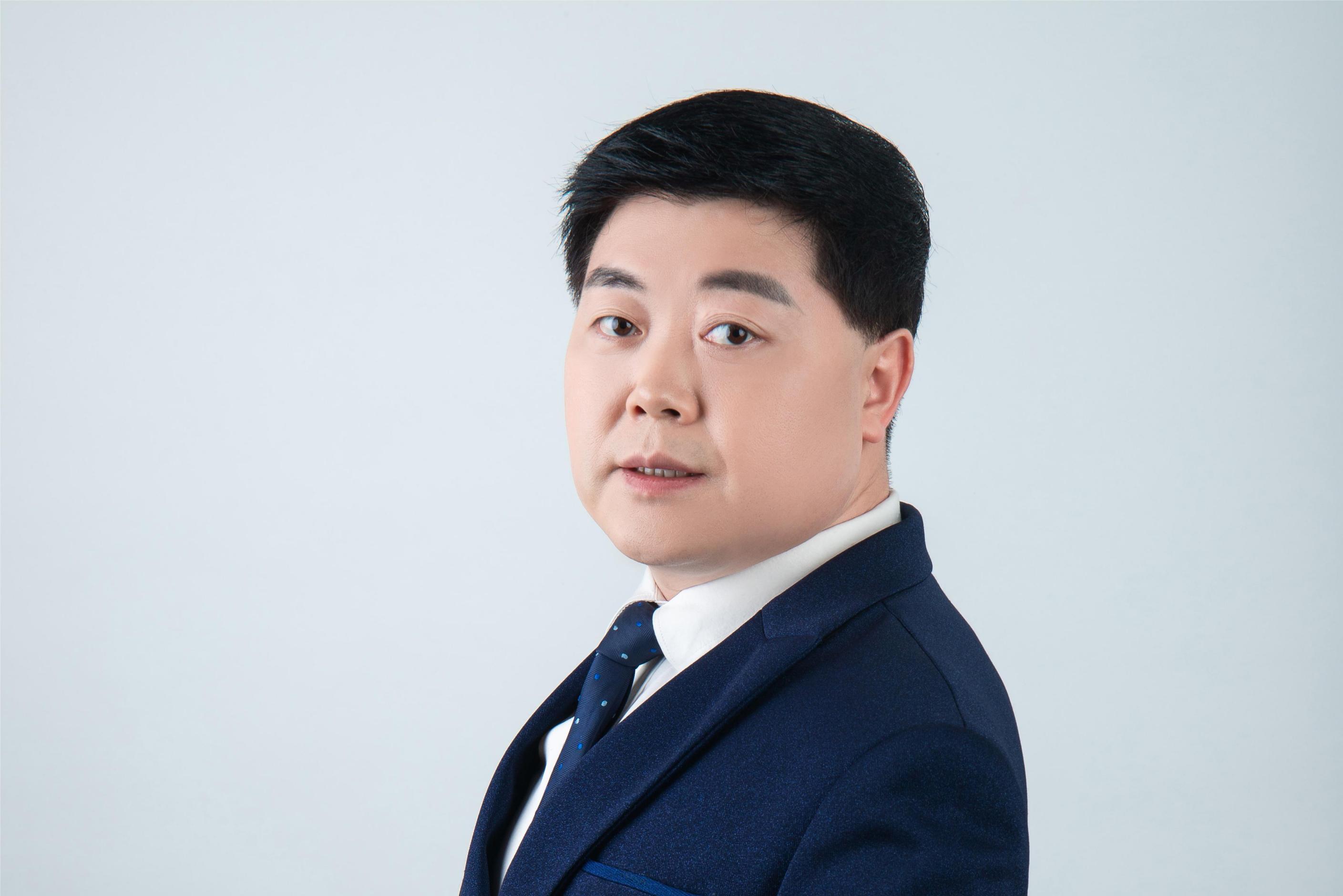 何绍群