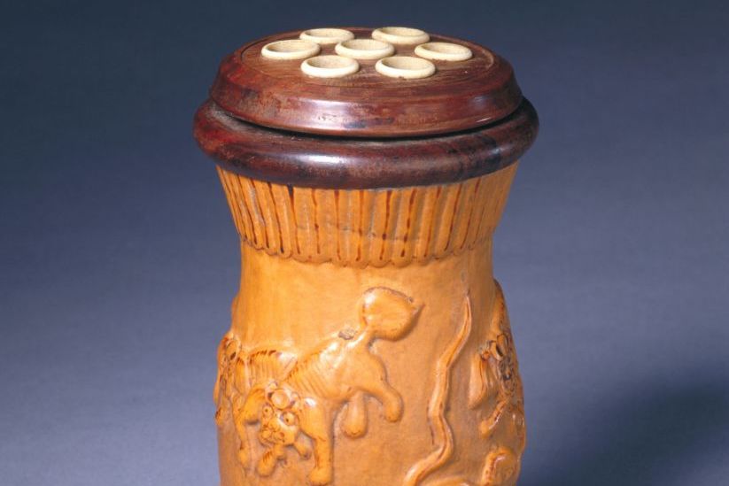 清匏制狮子戏钱纹蝈蝈罐