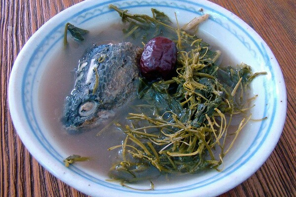  p data-id="gnx921p2n1">塘葛菜煲生鱼是一道