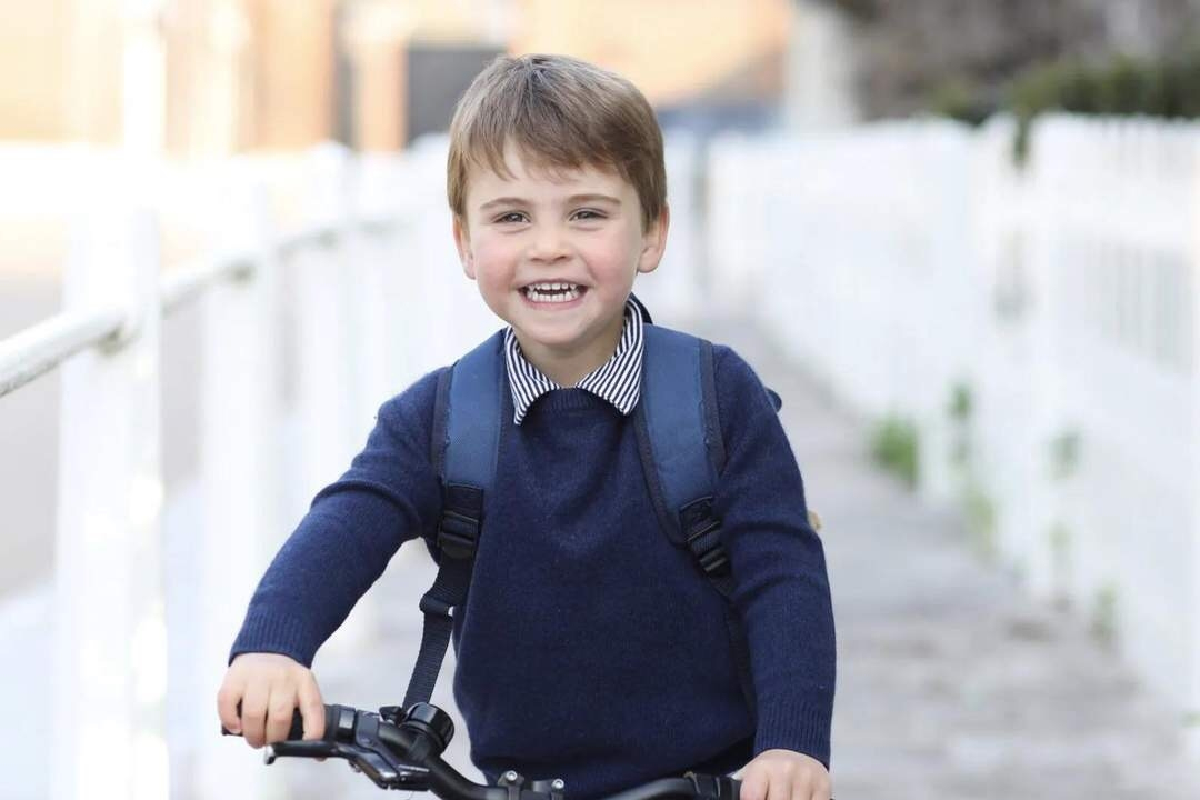  p>剑桥的路易斯王子(全名:路易斯·亚瑟·查尔斯;louis arthur