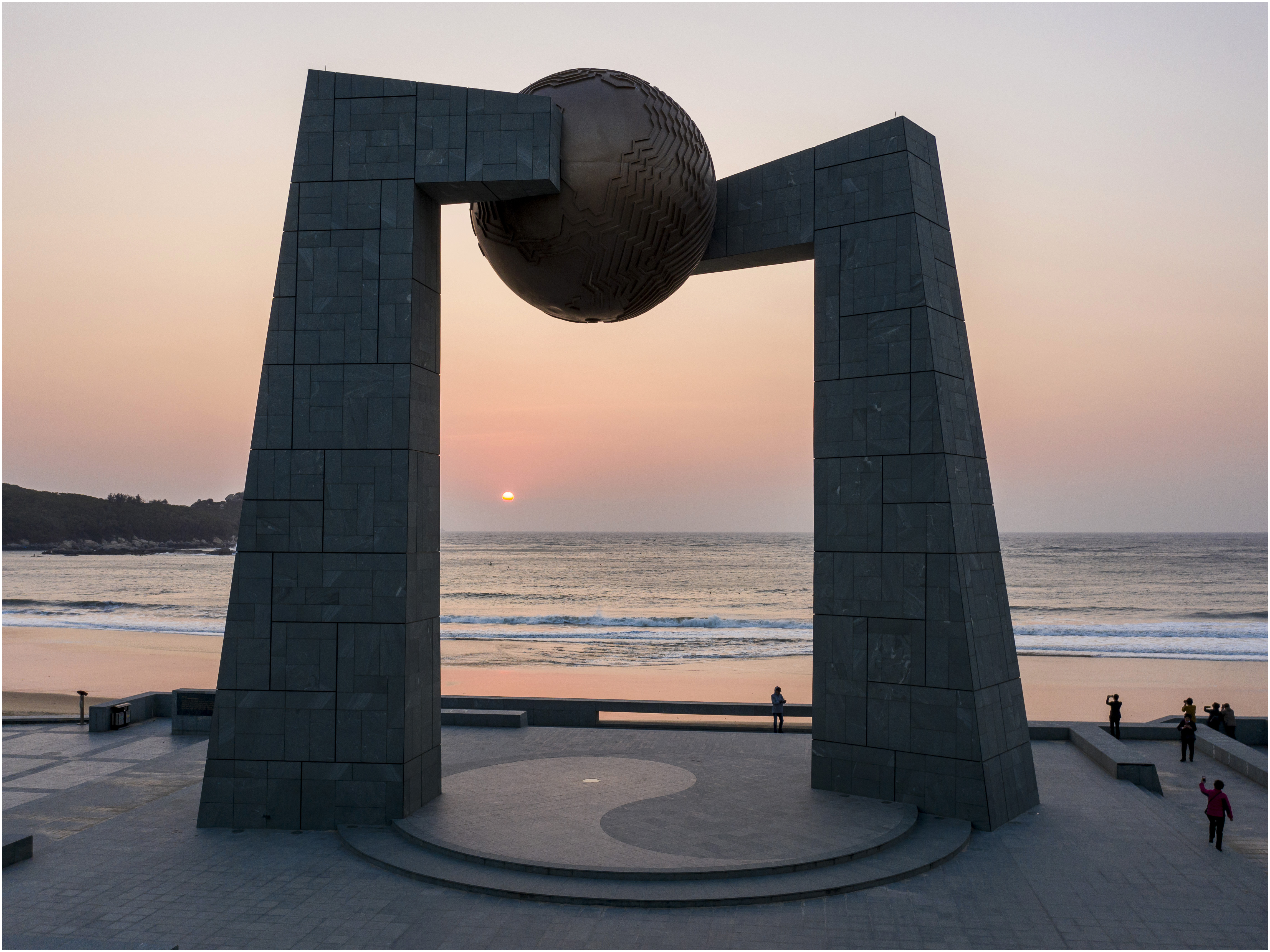 北回归线标志塔