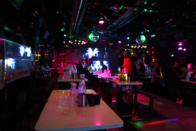 may coffee西餐?酒吧