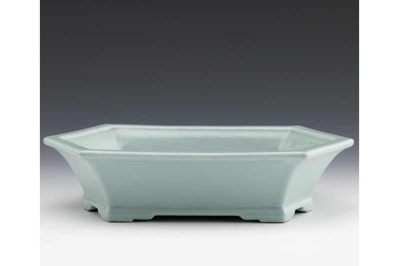 景德镇窑青釉六棱水仙盆