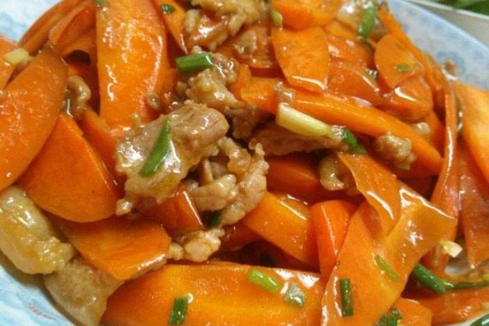  p>鸡肉炒胡萝卜是简单美味 a href="#" data-lemmaid="10473261">