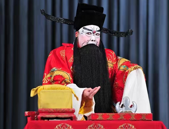  /p> p>2022年5月10日下午,中国著名京剧表演艺术家袁少海先生,因病