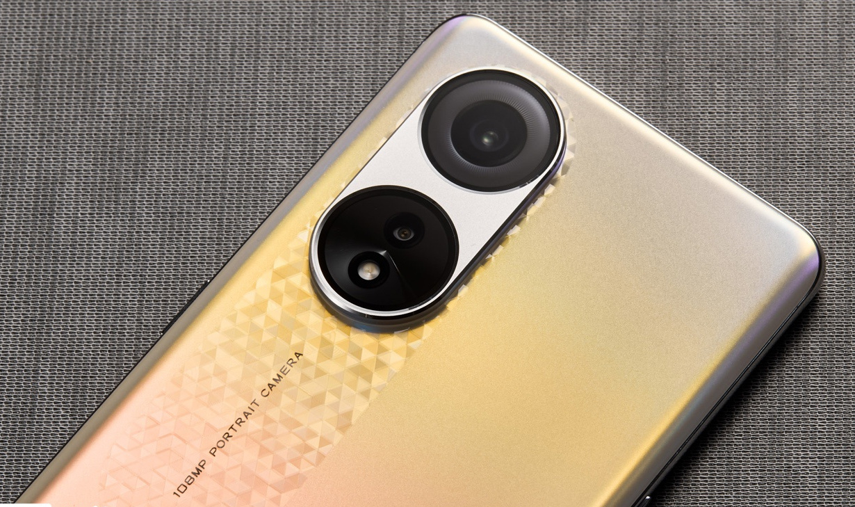 而vivoy78 则是4300万像素的后置主摄像头和1600万像素的前置自拍摄像