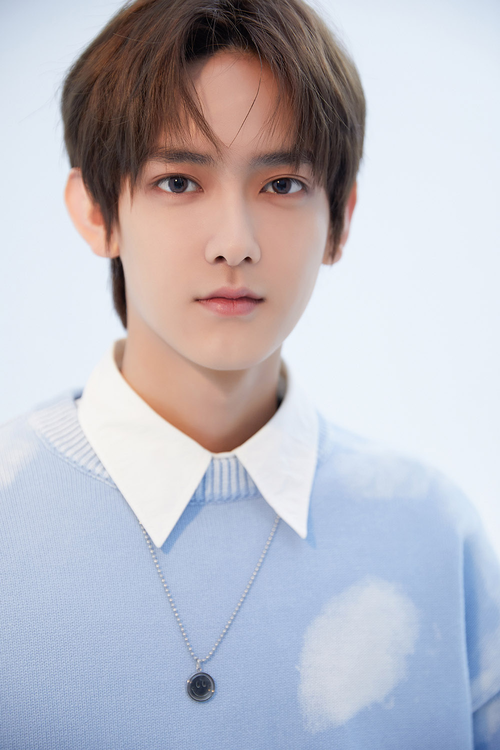 2000年5月20日出生于广东省潮州市,中国内地影视男演员,流行乐男歌手