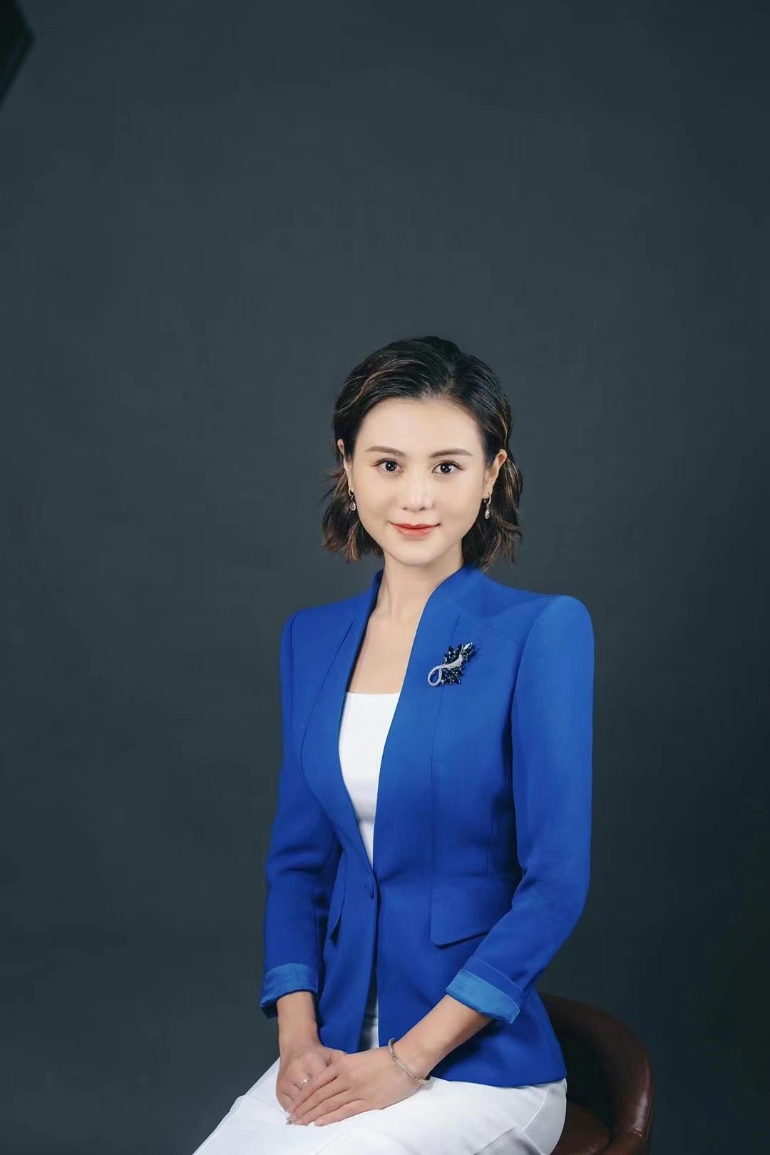 vpd">吴欣纯,女, a target="_blank" href="/item/凤凰卫视/644931"