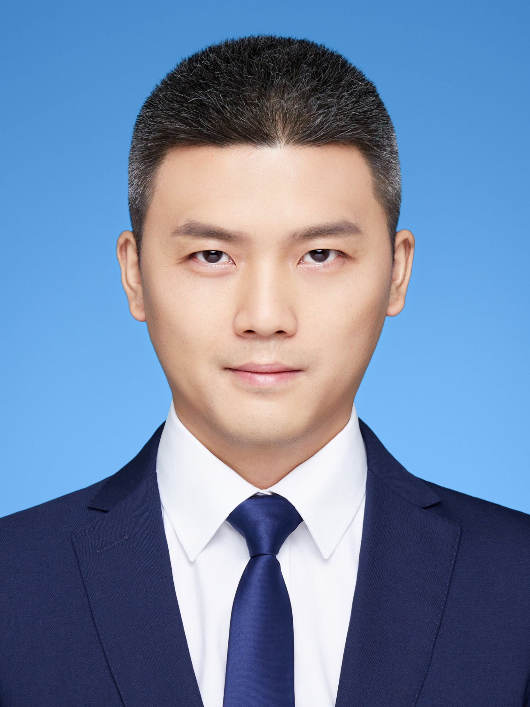 现任重庆市渝中区上清寺街道党工委副书记,办事处主任. /p>