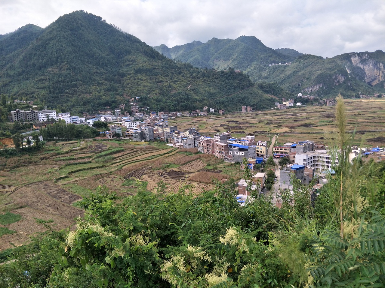  p>石屯镇,隶属于贵州省黔西南布依族苗族自治州望谟县,地处 a target