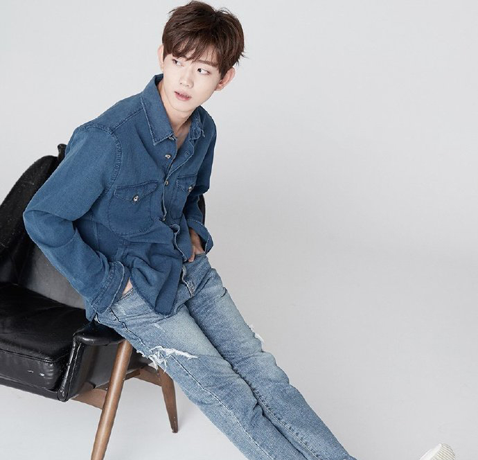  p>洪泰艺(         ),2000年4月15日出生,韩国儿童演员.