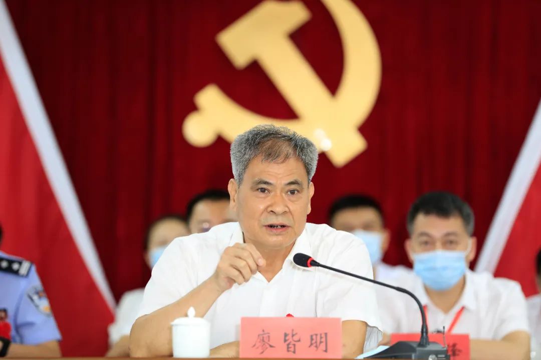  p data-id="svyircxi1d7l">廖皆明,现任安溪县人大常委会二级巡视员.