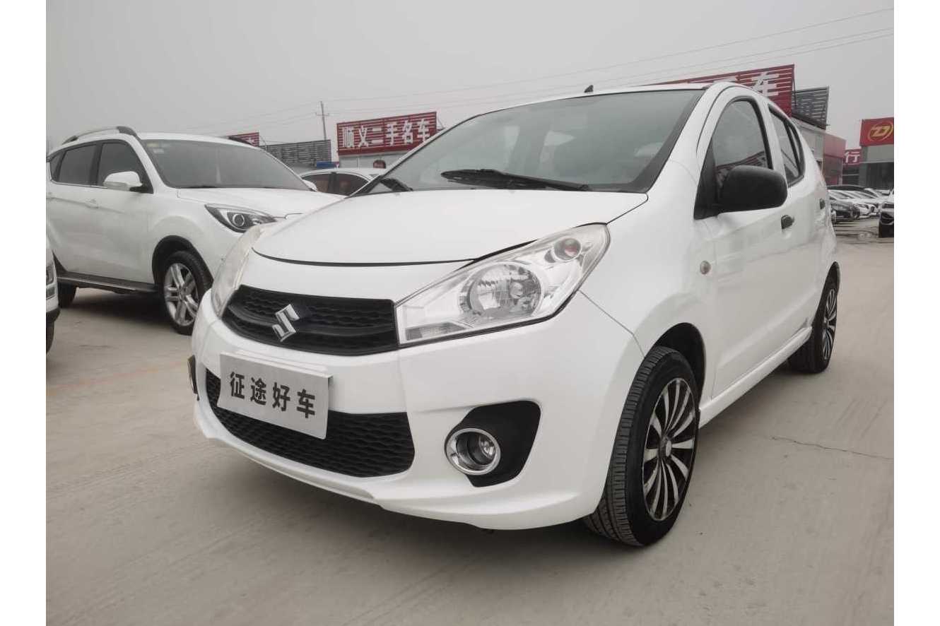 新奥拓 1.0l 手动实用型 2013款是长安铃木出产的一款汽车.