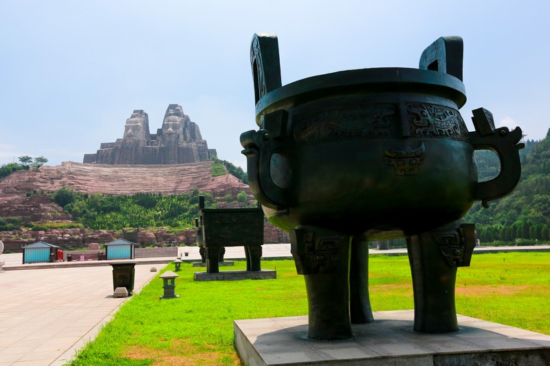  p>郑州黄河风景名胜区,又称郑州黄河水利风景区,位于 a target="