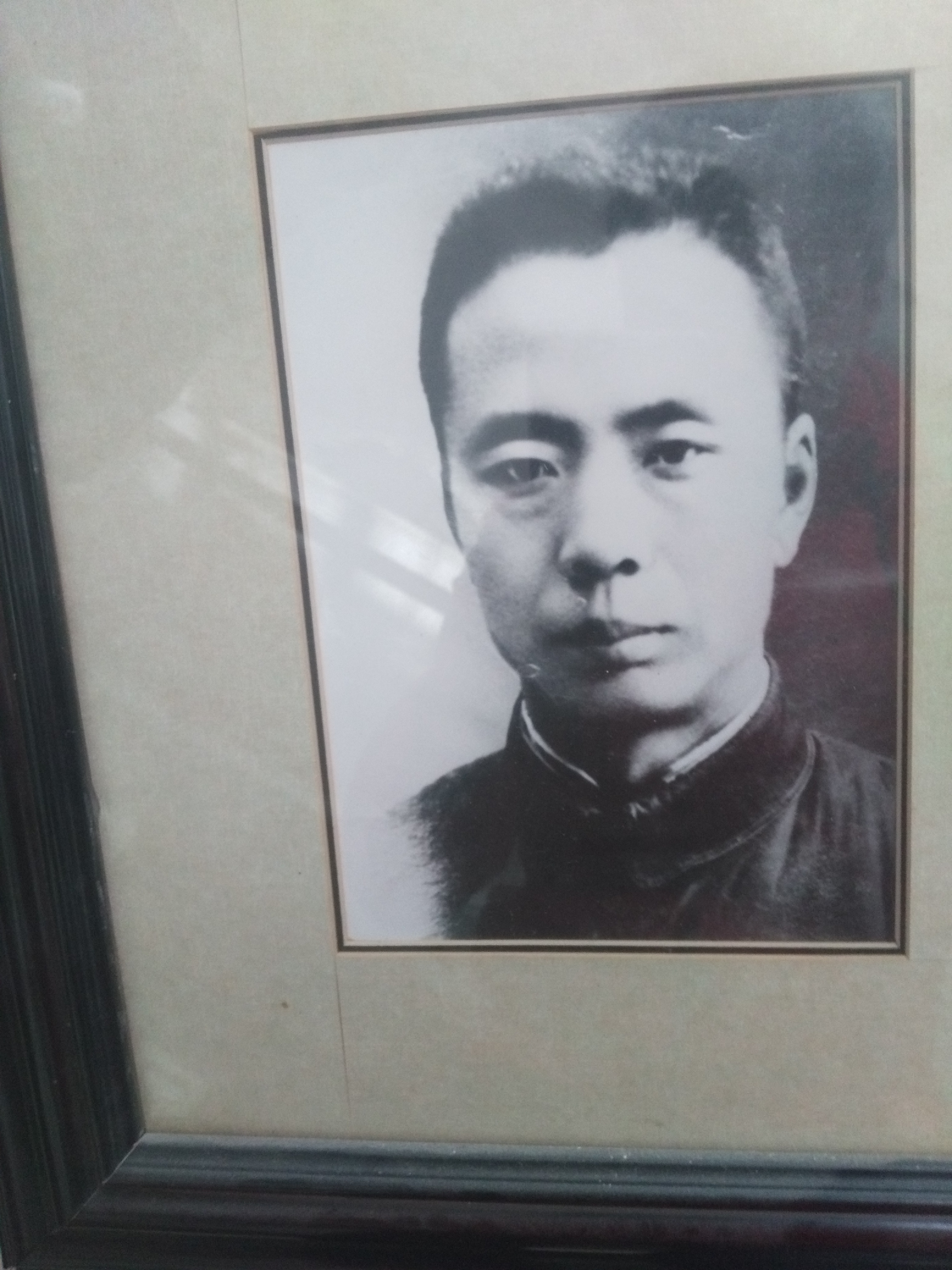  p>曹汉勋,字普僧,祖籍陕西临潼,甘肃华亭县西华镇刘磨村人.