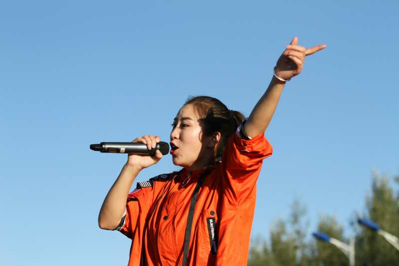 李海霞,于2012年6月始,参加了《 a target="_blank" href="/item/星光
