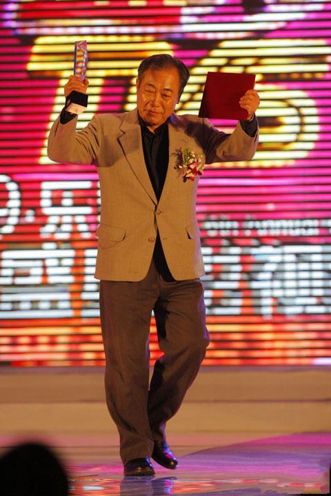  p>冯恩鹤,1948年4月1日出生于辽宁省大连市瓦房店市, a target="