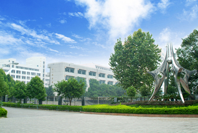  p data-id="go0kbs7o5k">赣州四中是一所有着100年办学历史的老牌