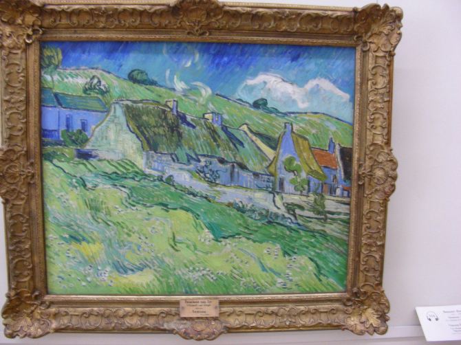 茅草屋顶的农舍