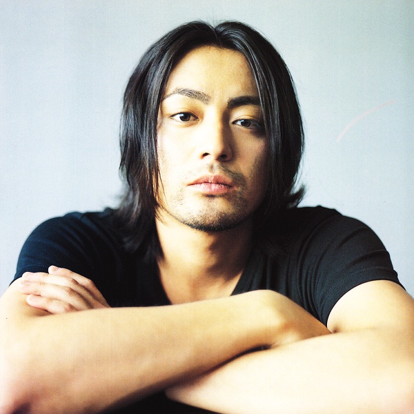 ,1983年10月20日出生于日本冲绳县那霸