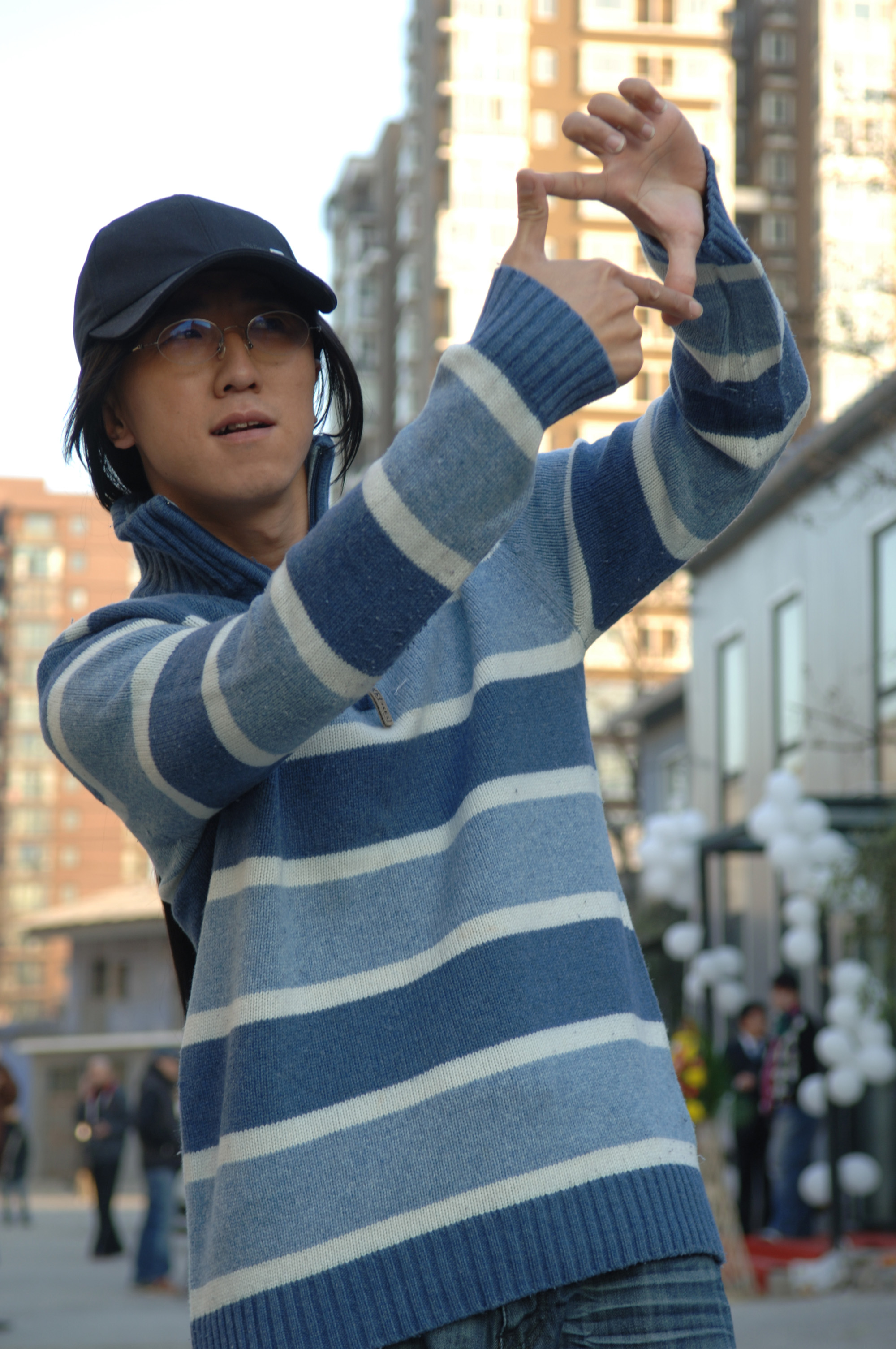  p data-id="gnwjanr5k7">佟骏,中国内地男演员,毕业于 a target="