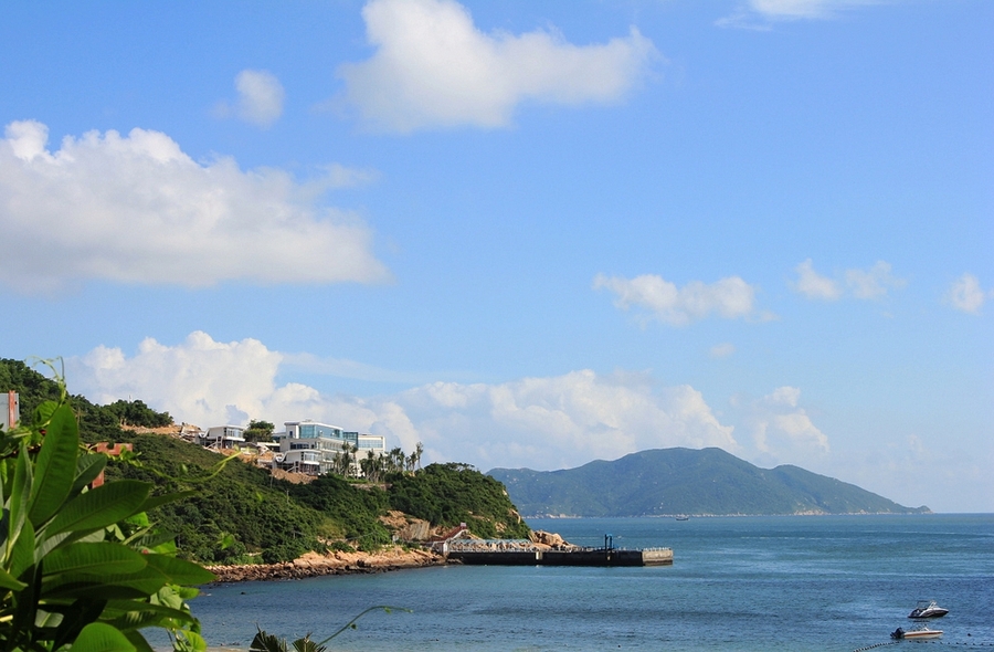  p data-id="gnvicuvplq">南沙湾位于广东省珠海万山群岛,是万山群岛