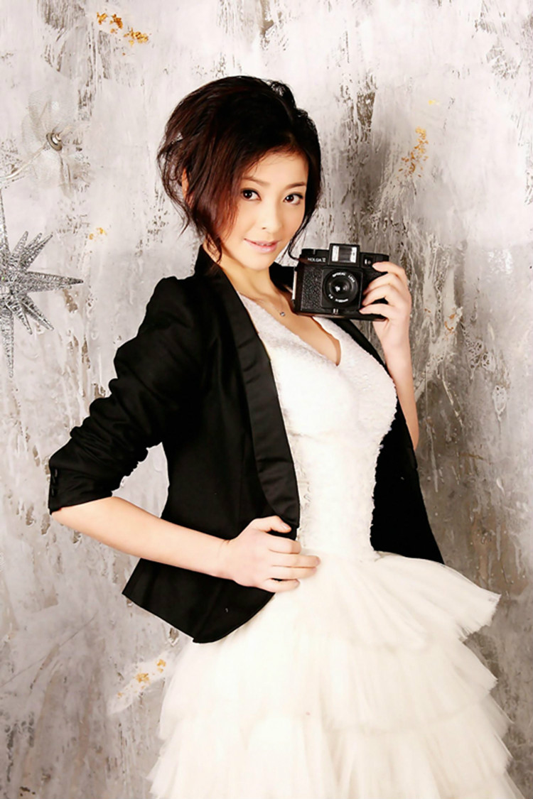 秦丹,1981年1月3日出生于重庆合川,中国内地