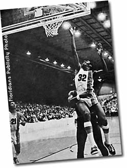  p>拉里·琼斯(larry jones),1942年9月22日出生于美国 a href="#"