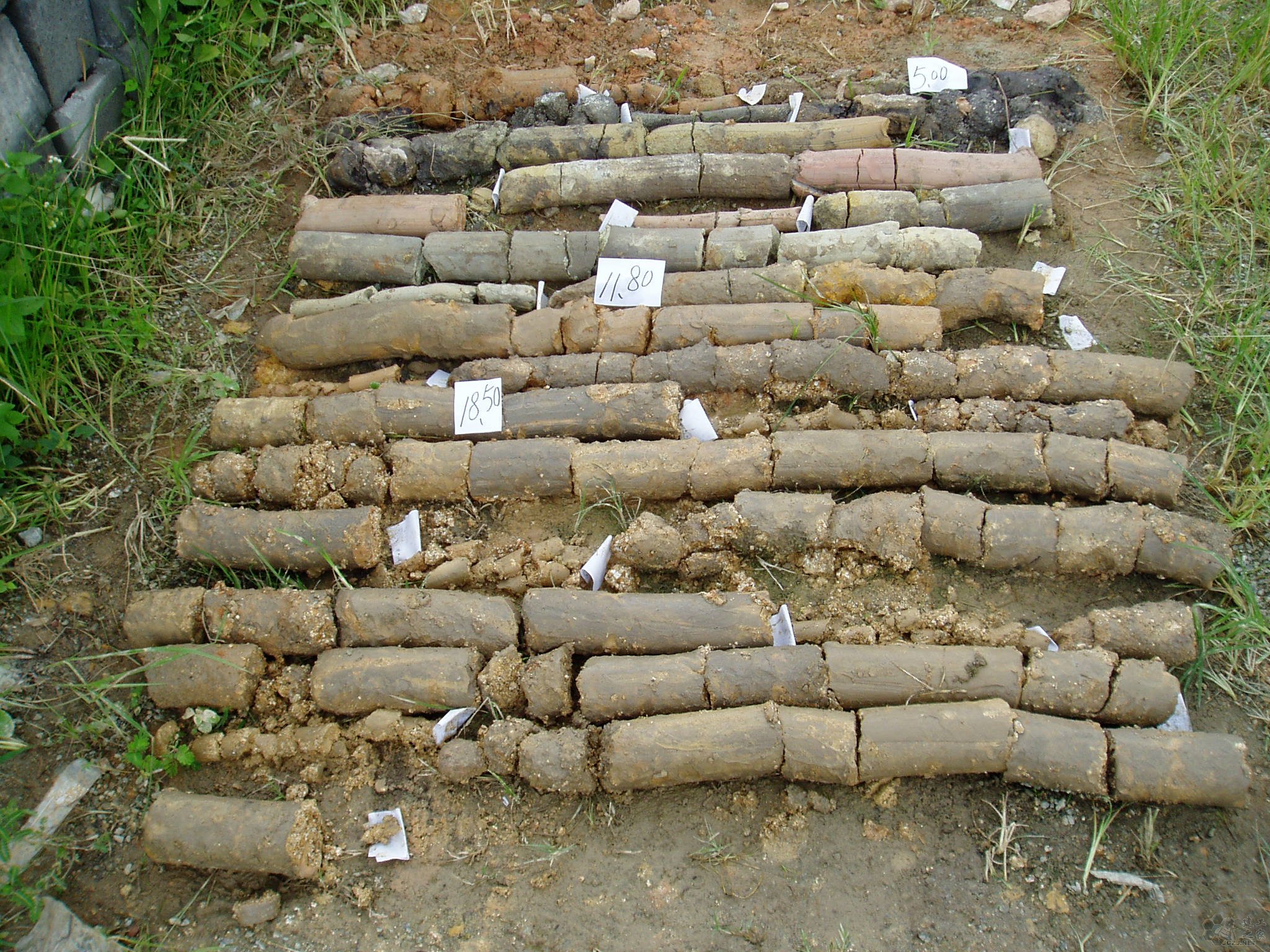 矿)粉,岩(矿)屑中采集 a target="_blank" href="/item/样品/5570389"