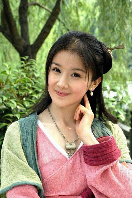  p>孙菲菲,1981年2月21日出生于陕西省西安市,中国内地女演员,毕业于 