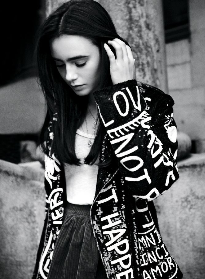  p>莉莉·柯林斯 i>(lily collins) /i>,1989年3月18日出生于英国吉尔