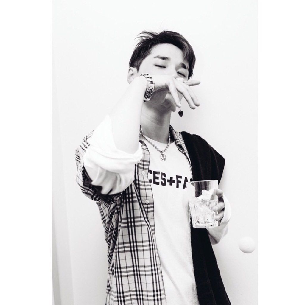  p>韩国r&b男歌手dean(   ),本名权革(      ),1992年11月10日