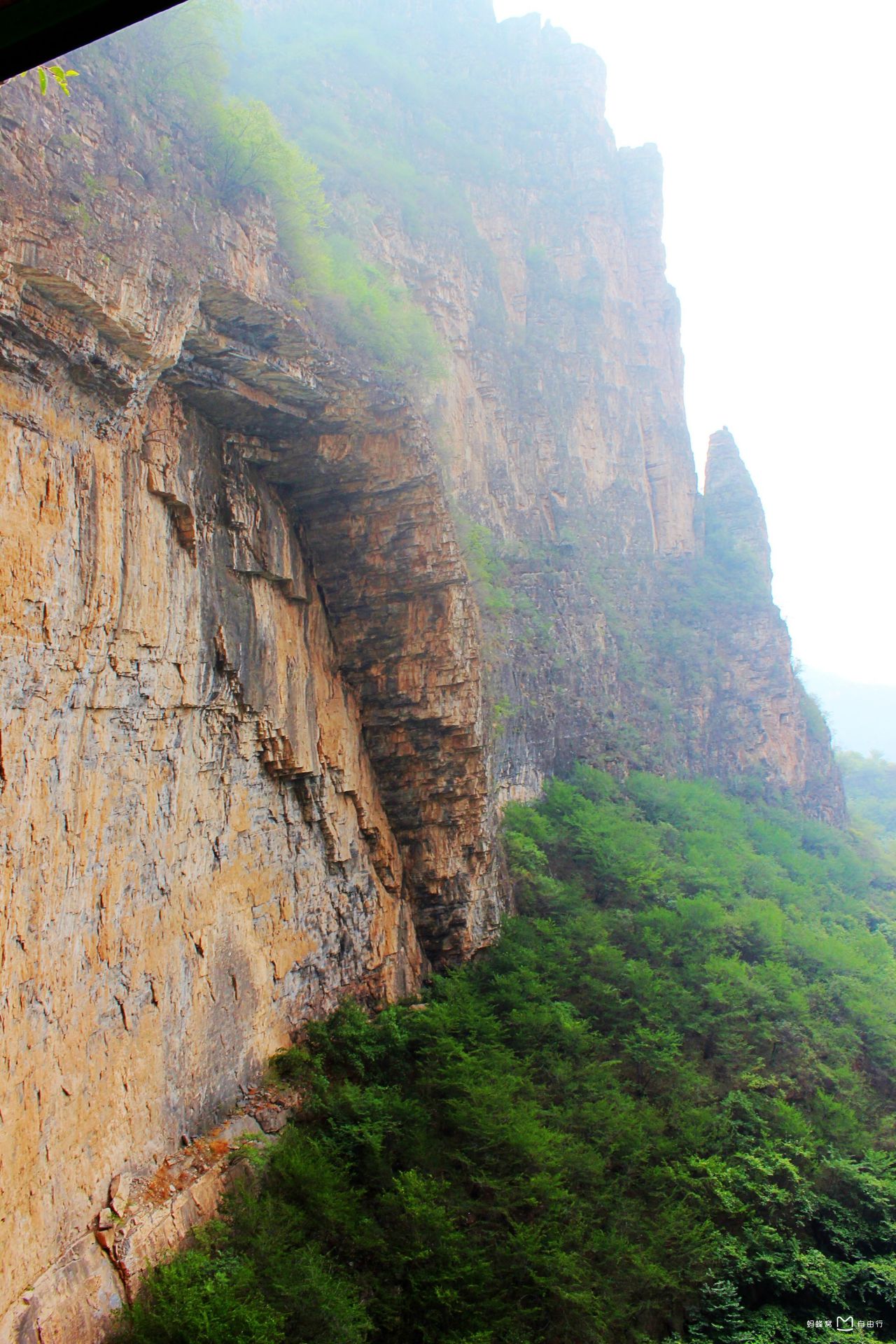 东湖港风景区位于 a target="_blank" href="/item/北京房山世界地质