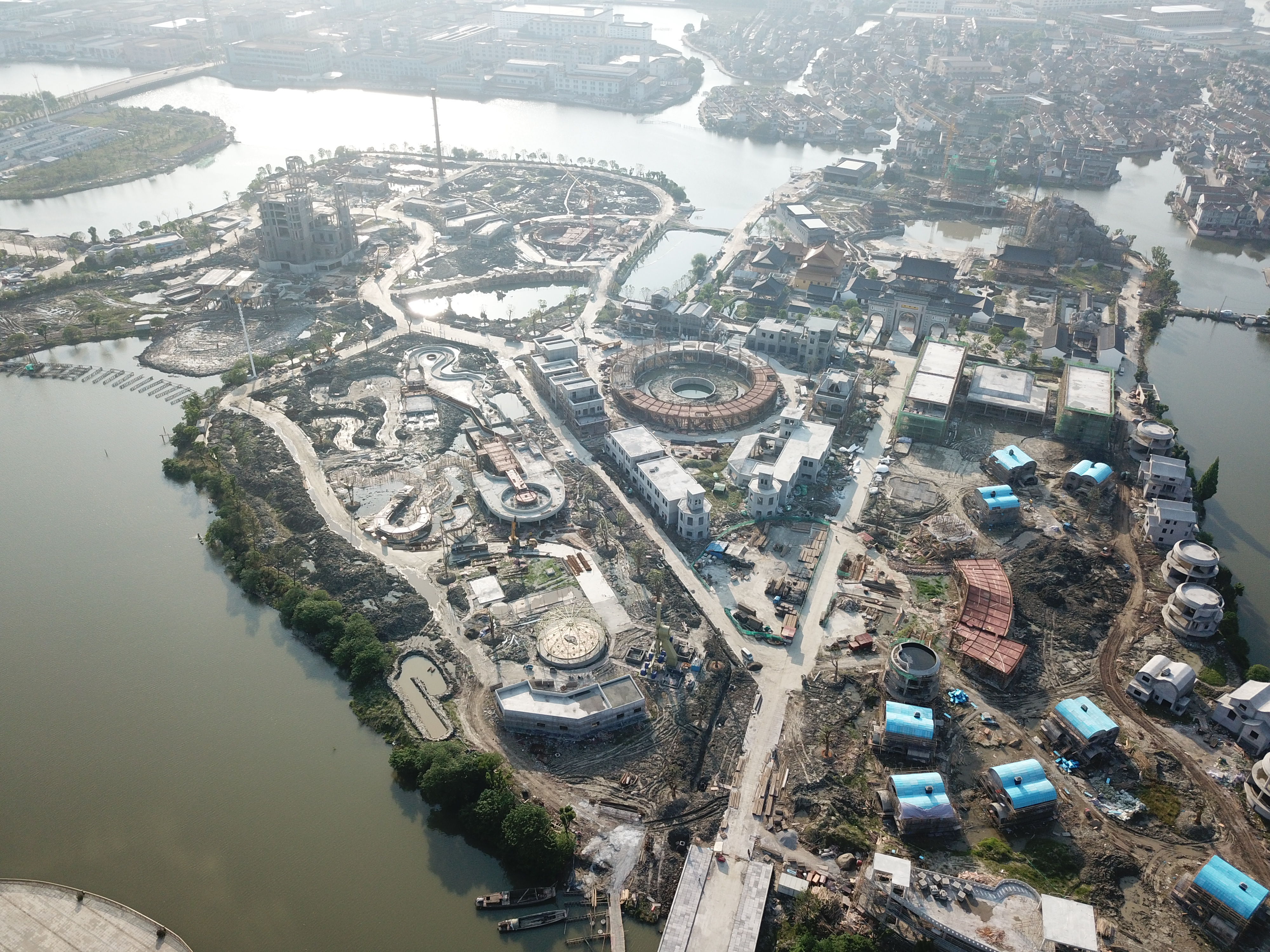  p>柯桥酷玩小镇位于绍兴市柯桥区柯岩街道,核心区域占地3.