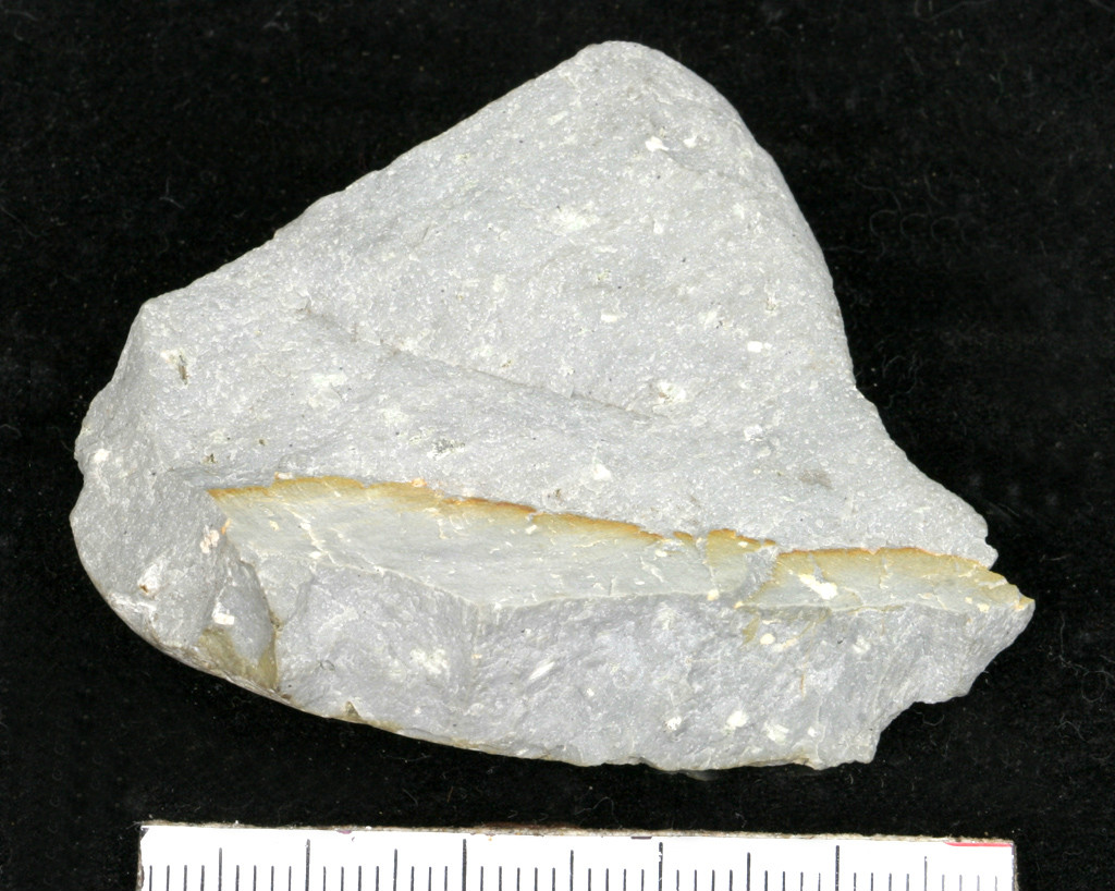  p>石英角斑岩(quartz keratophyre)是一种全晶质的火山岩.