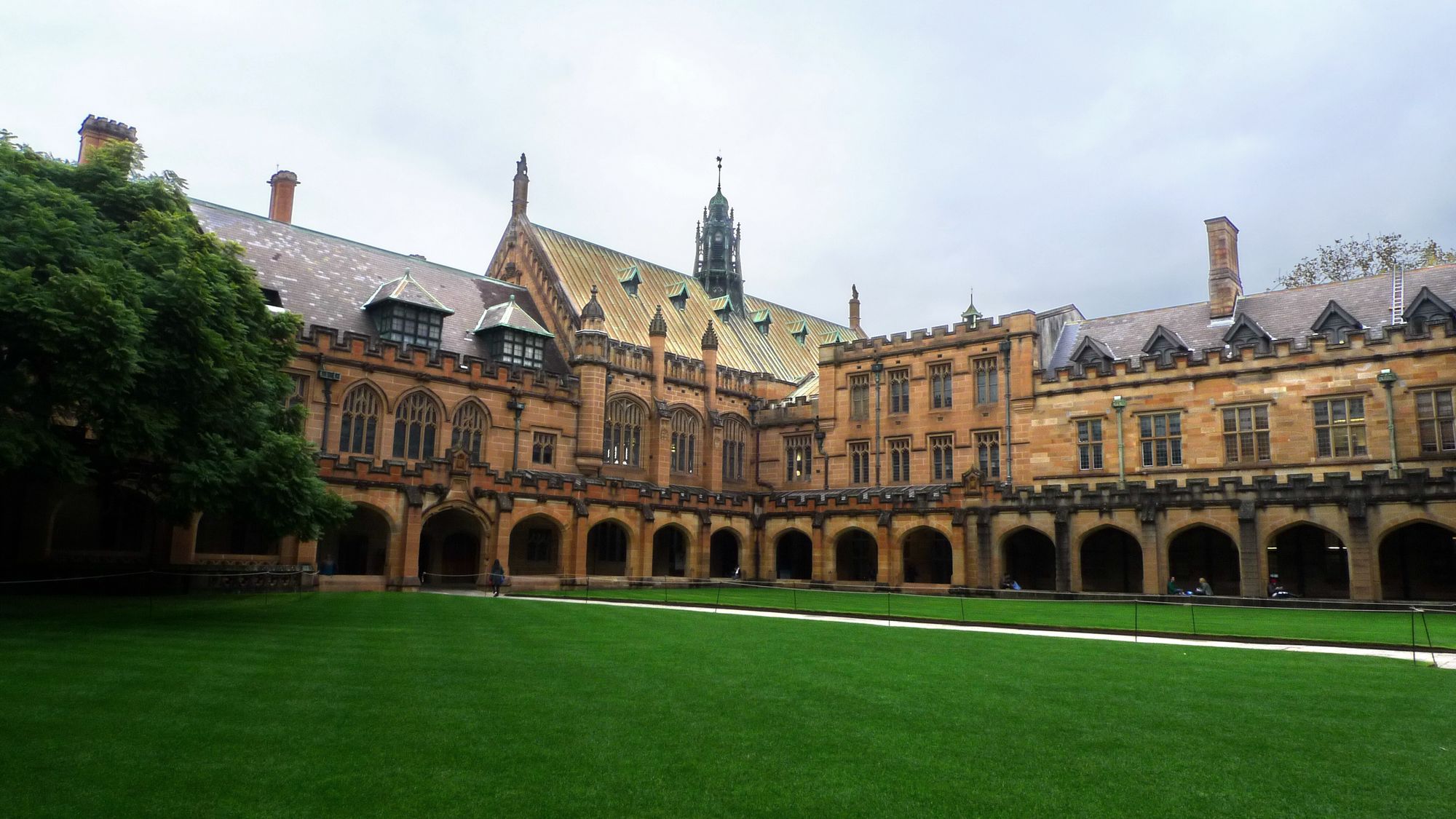  p>悉尼大学(the university of sydney),始建于1850年,坐落于 a