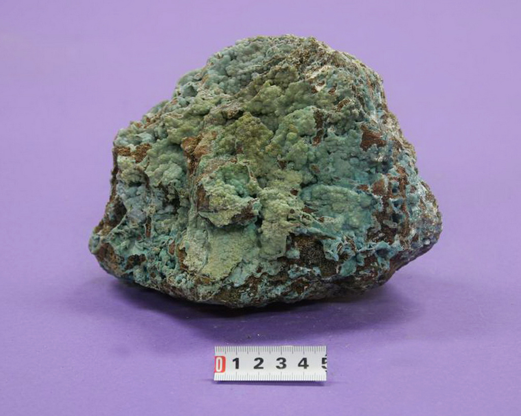  p>氯铜矿是一种稀有矿物, a href="#" data-lemmaid="9647432">斜方