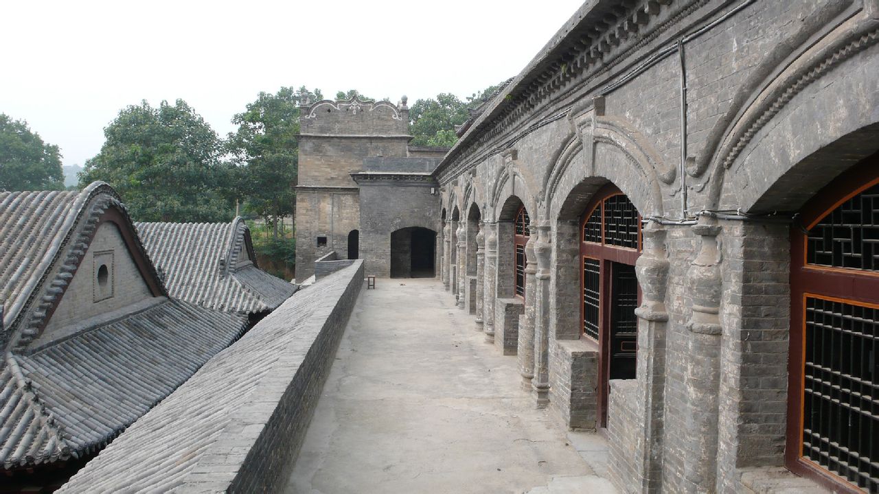  p data-id="gnx7ivzw69">柏茂庄园又称张祜庄园,位于巩义市东25公里