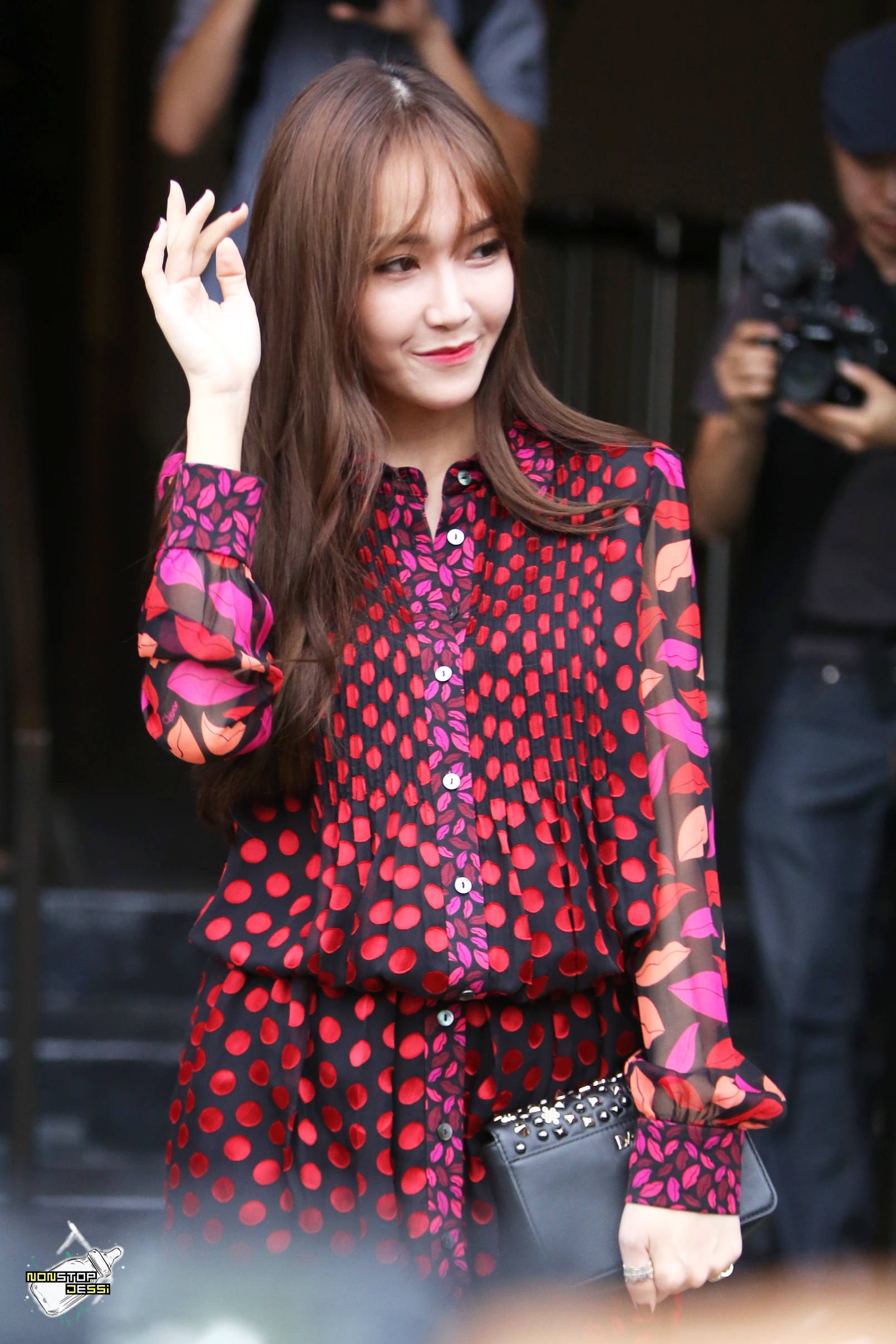  p>郑秀妍(jessica jung),1989年4月18日出生于美国加利福尼亚州