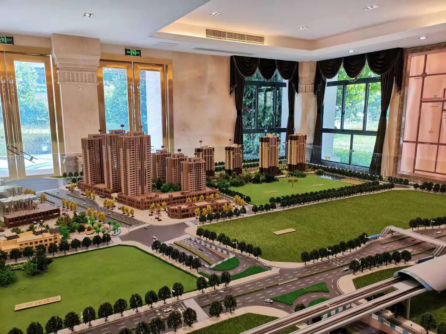  p>渝开发格莱美城位于重庆市沙坪坝西永,由 a target="_blank" href=