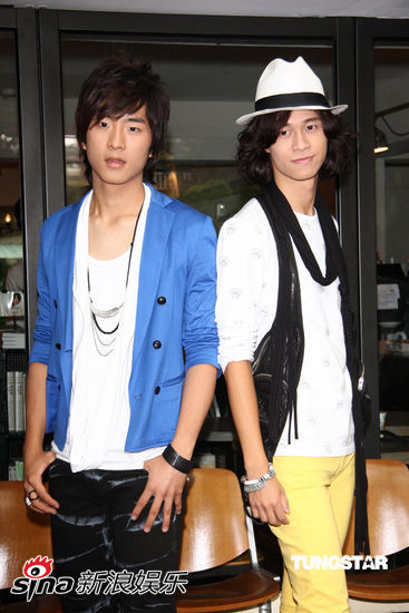  p>color,中国台湾摇滚演唱组合,由 a target="_blank" href="/item