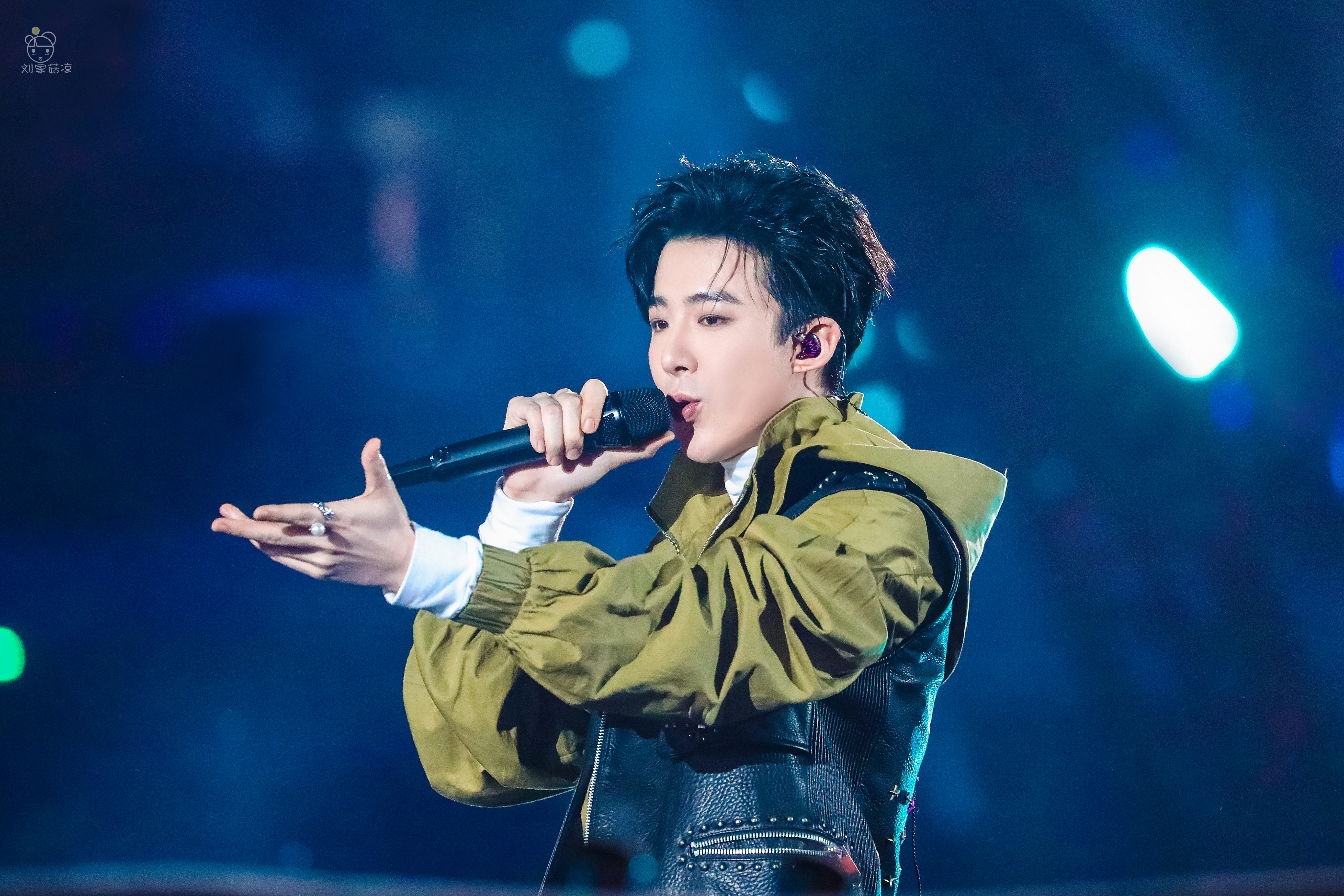 data-lemmaid="10914841">丹东市 /a>,中国内地流行乐男歌手,影视演员