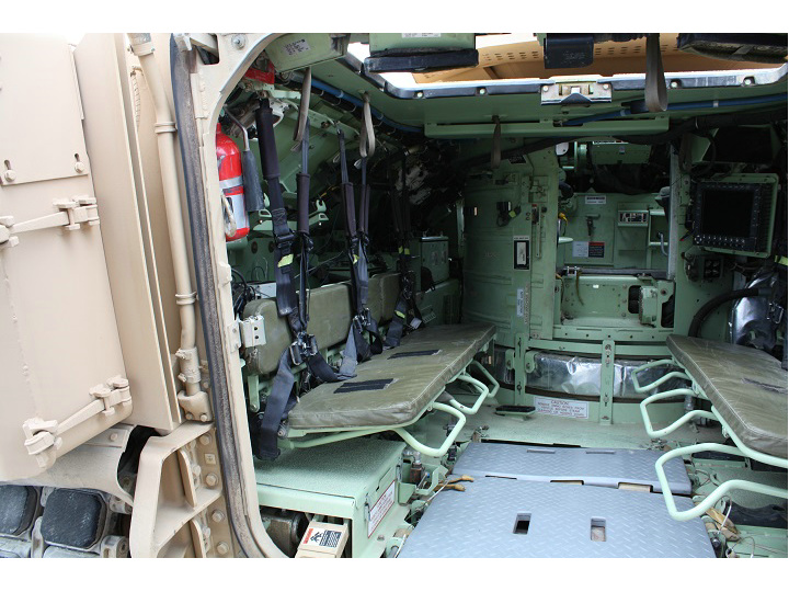 m2a2"布雷德利"履带式步兵战车