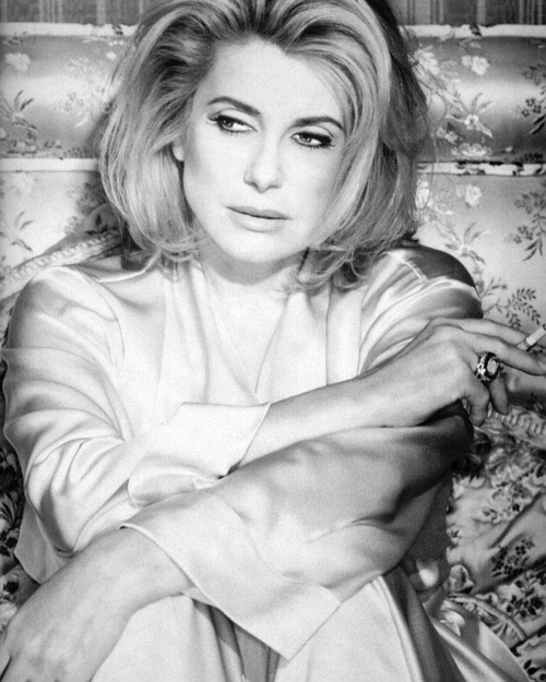 凯瑟琳·德诺芙