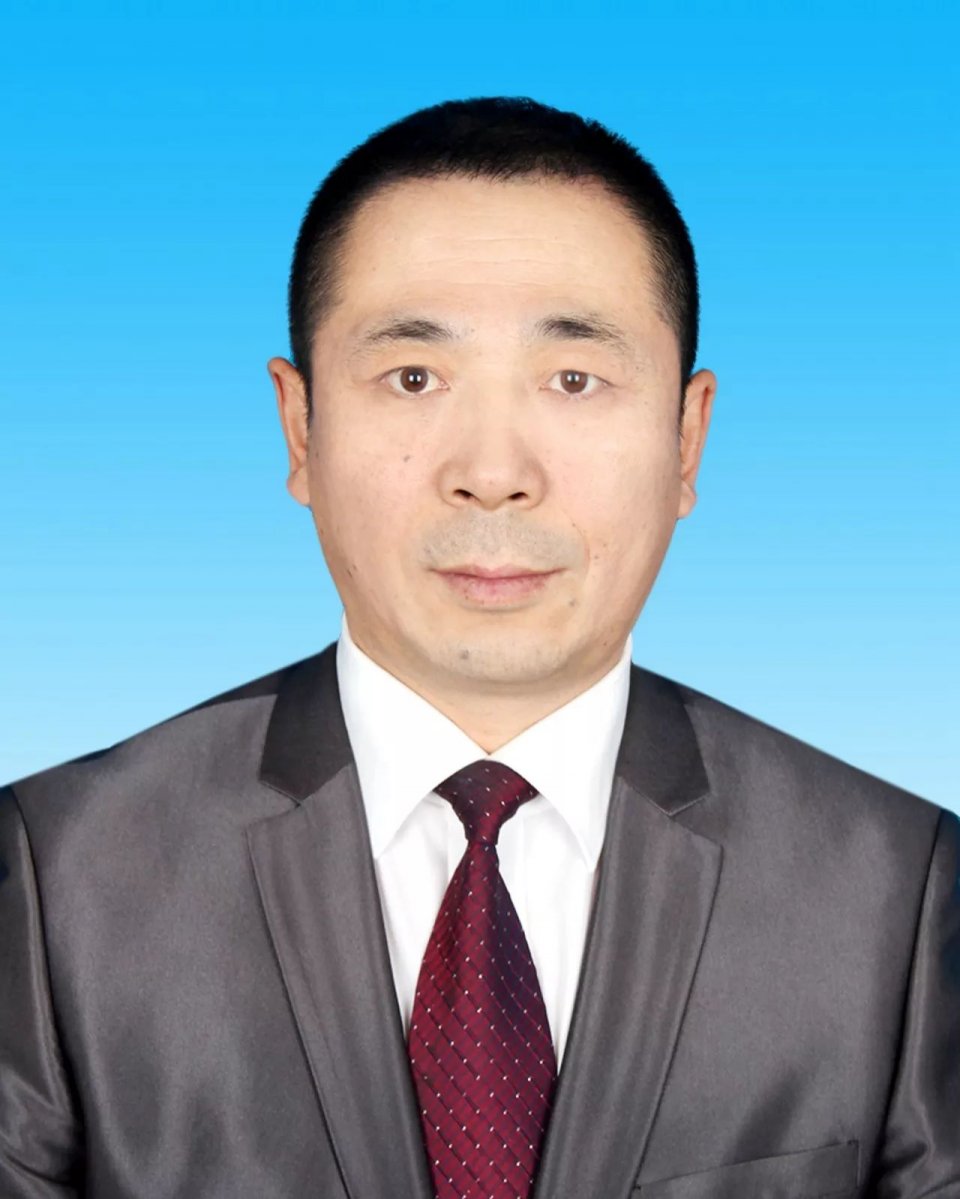 vzfzljbl9r">现任内蒙古自治区呼伦贝尔市牙克石市委常委,常务副市长