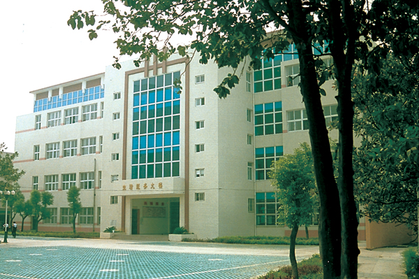 ">湘潭县 /a> a target="_blank" href="/item/江声实验中学/3753324"