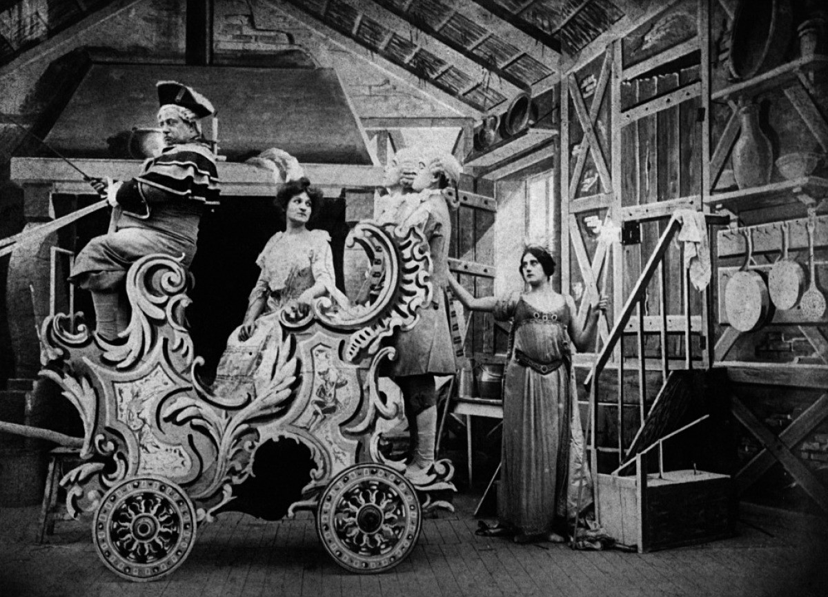  p data-id="gnbj51anhr">1899年的法国电影《灰姑娘》(cendrillon)