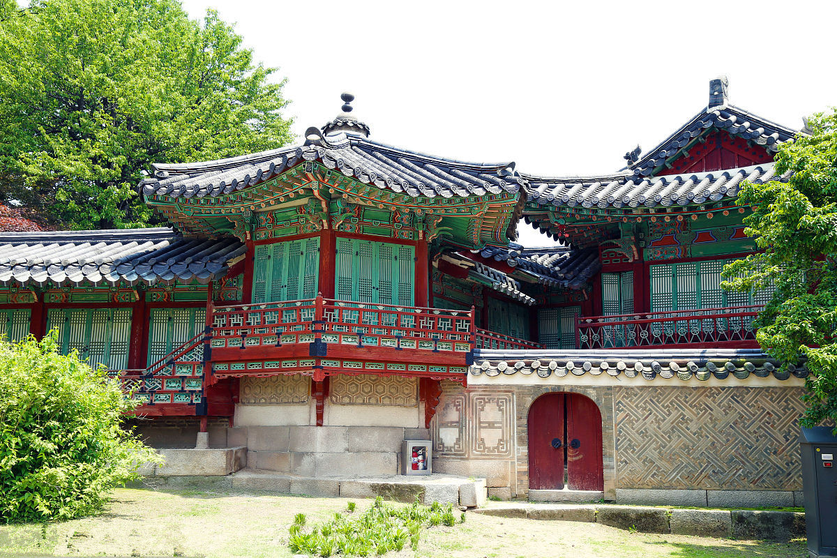  /b>(韩语:         ,英语:changdeokgung palace )位于韩国首都 a