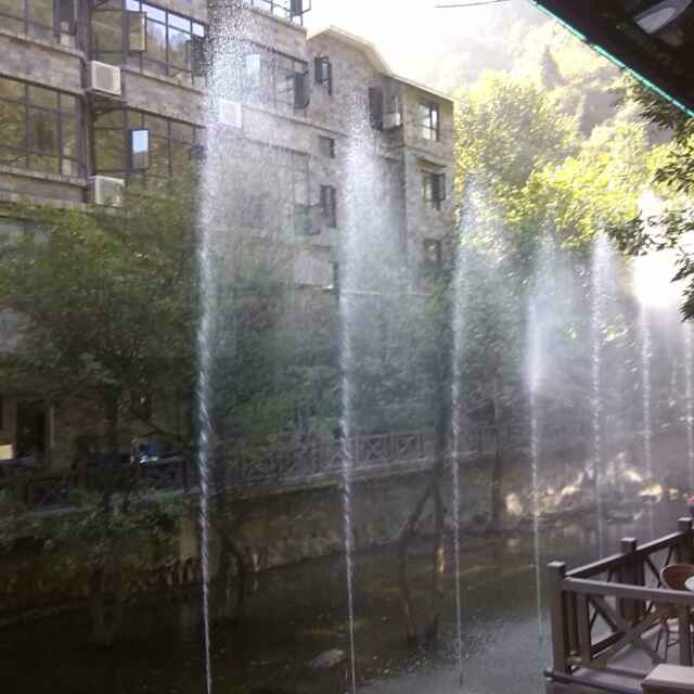  p>逸景园农家乐位于十堰市茅箭区百二河村大川路五十一号,座落于十房